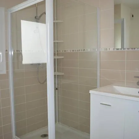 Apartmán Avec Terrasse A - Plages Et Commerces A Proximite - Fr-1-239-886